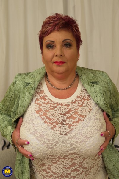 Mireila 55 - Curvy housewife Mireila showing off her big tits (2018/Mature.nl/FullHD) Mireila 55 - Curvy housewife Mireila showing off her big tits (2018/Mature.nl/FullHD)