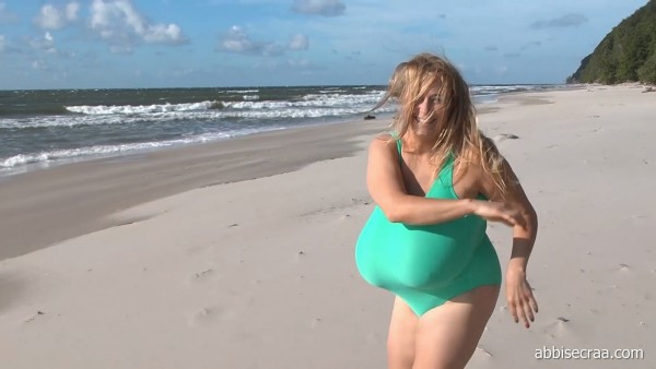 Abbi Secraa  Busty Beauty And Beach (2018/Abbisecraa.com/FullHD)