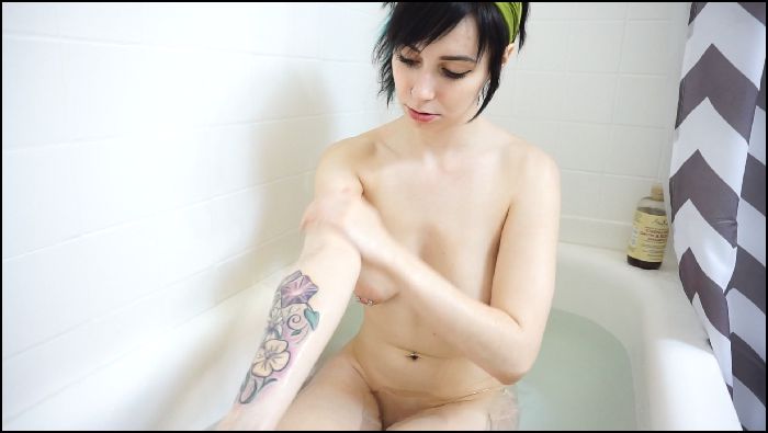 Eevee Frost cumming in the bath tub Preview