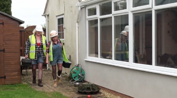 Trisha The Builders (2018/DirtyDoctorsVideos.com/FullHD) Trisha The Builders (2018/DirtyDoctorsVideos.com/FullHD)
