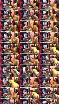 badlittlegrrl Masturbating to doggy porn Preview