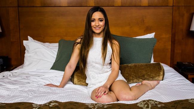 E413 &#8211; 19 Years Old (GirlsDoPorn/2019/Standart quality)