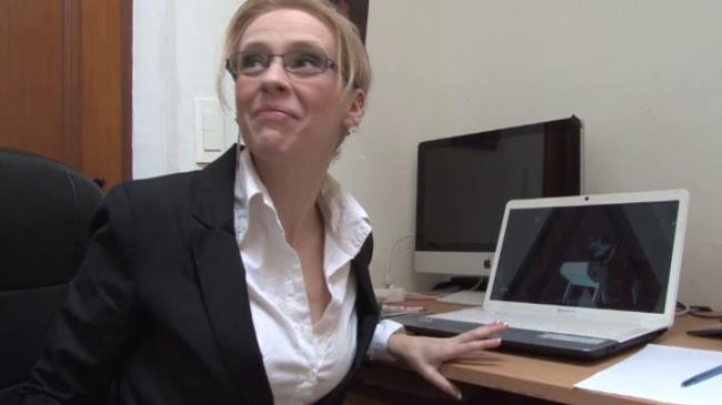 Angie  Angie, secretaire nympho, decouvre le milieu du porno! (LaFRANCEaPOIL/2019/HD)