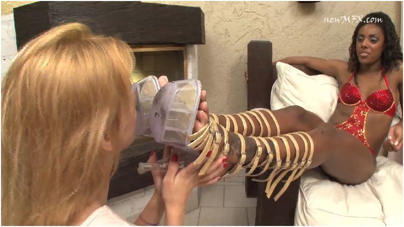 Worshipping big black feet Worshipping big black feet