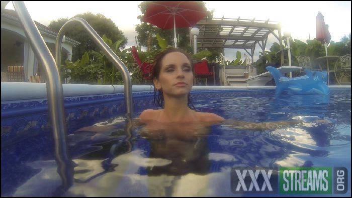 ashley sinclair underwater breath holding and diving 2020 01 29 Vu7ODM Preview