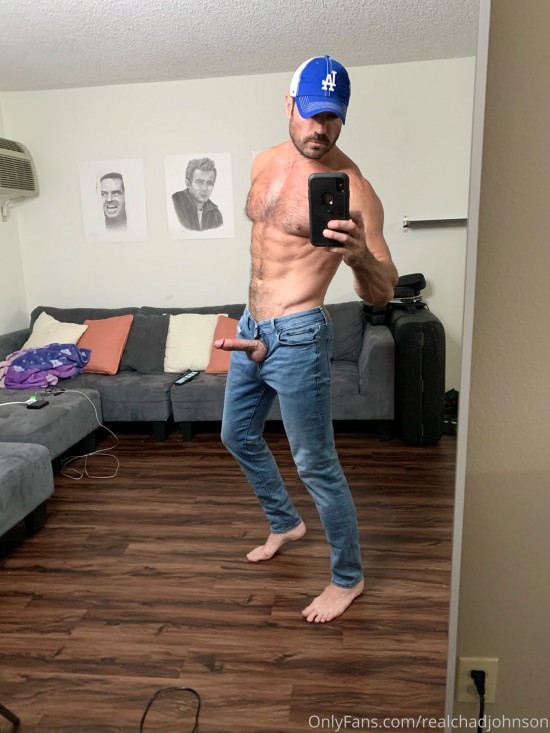 realchadjohnson 02 08 2020 90848106 Who loves jeans