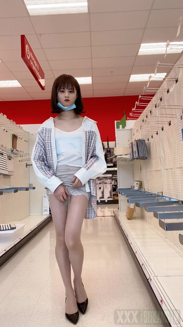 Shopping mall fuck and facial