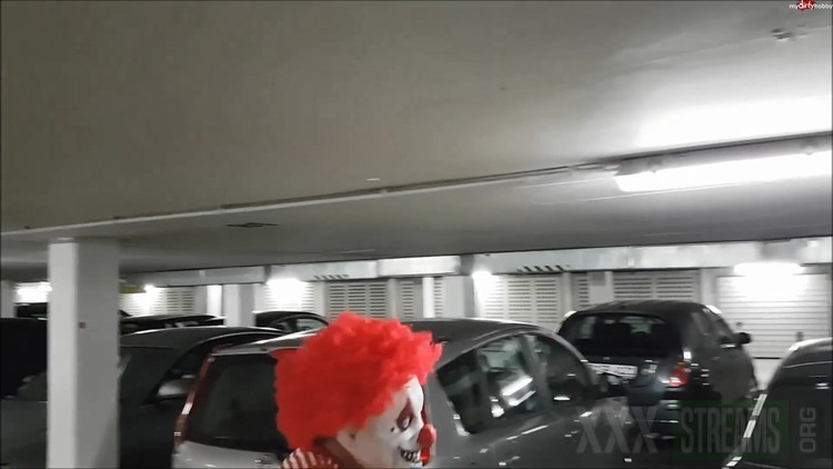 Brutal. Fieser Horror Clown benutzt mich als Anales Fickfleisch mit Fickschnitte 18.mp4.00000 l