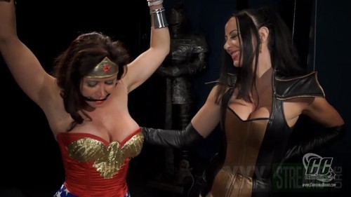 Christina Carter s Wonder Woman Fetish Slave.mp4.00002 m