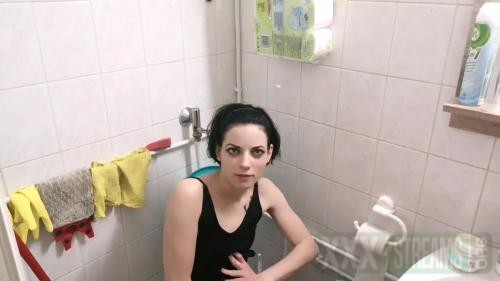 146505406 cute sister peeing in the bathroom surprise her by hard facefuck mp4 00000