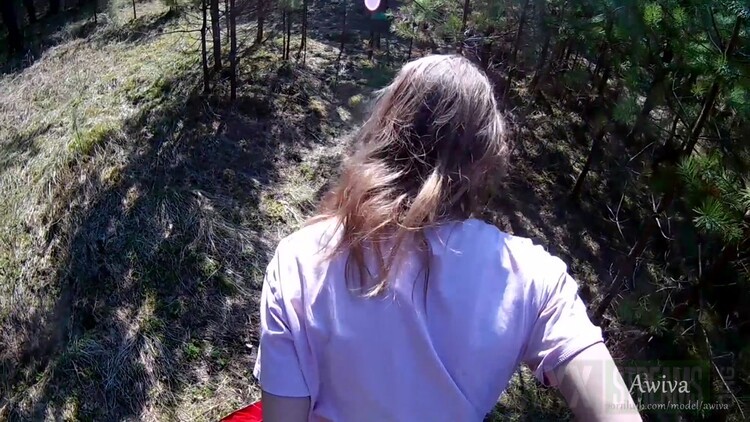 Quick Sex For a Walk In The Woods.mp4.00002 l