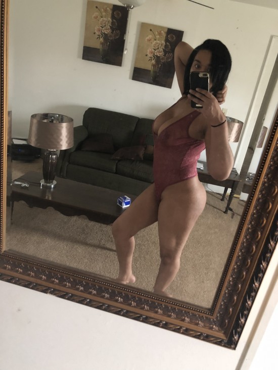 melodymonae 12 04 2018 2163793 I m looking kinda thick in this little piece