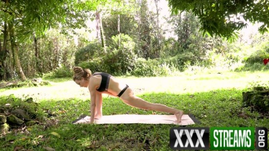 AmberLaRay Yorn Ep 1 Yoga And Porn Session 4k 00005