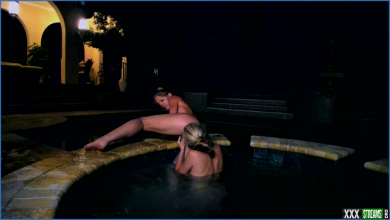 miakinkdd nurse jacuzzi 2020 05 25 L3kO9a
