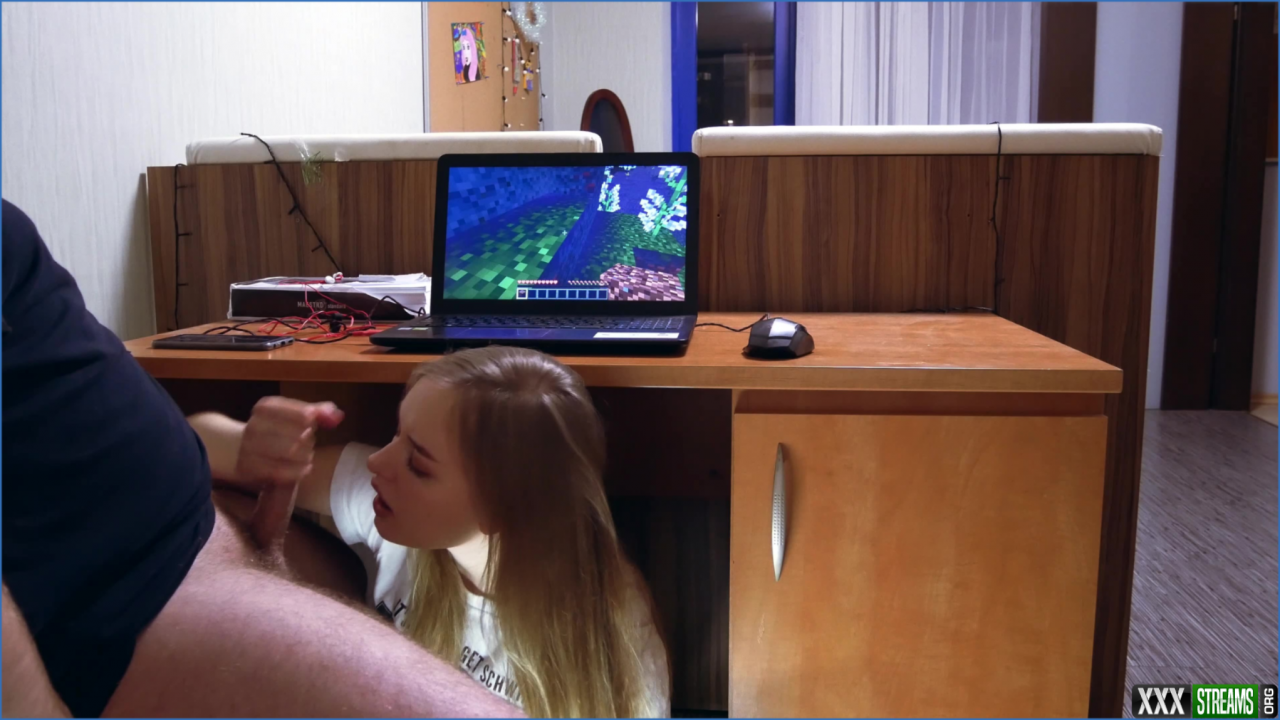 cutieelly sister hide from mom to suck my cock 2