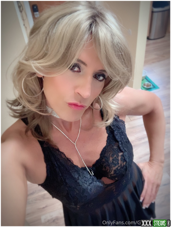 [Onlyfans] Siterip - @glamgurlxoxo [105 images] [185 videos] 2