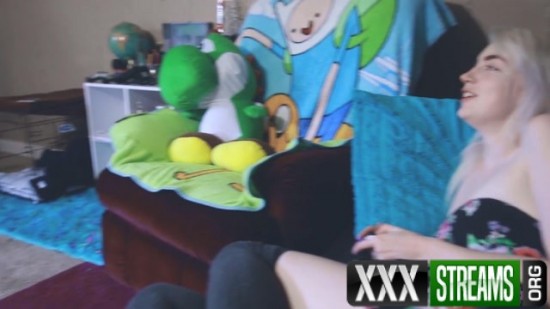 Hayliexo Nerdy Step Sister Loses Virginity 00000