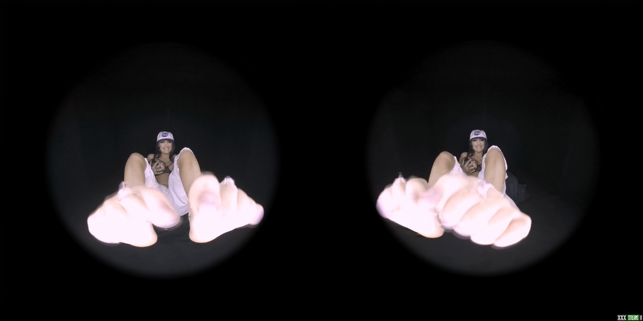 [LoveHerFeetVR] – Space Out with Sofi’s Feet – Sofi Ryan (Oculus 6K)