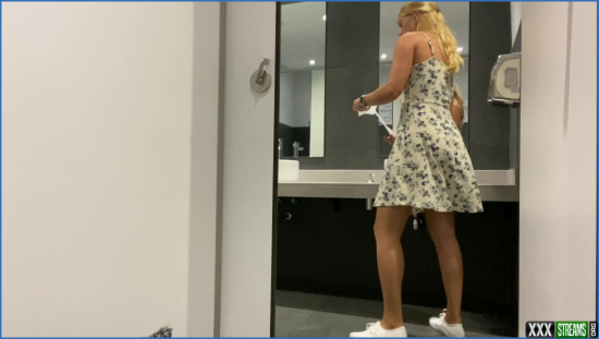 iviroses public toilet sink squirt 2022 01 04 iH7MN6