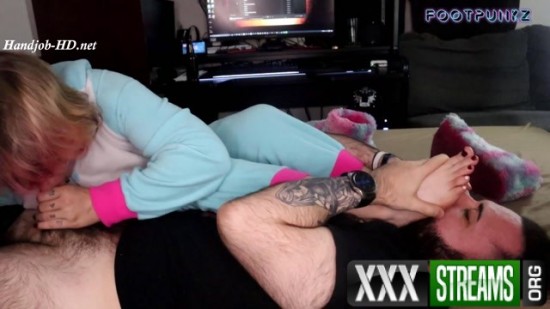 Tattooed Brat Gives Handjob in Onesie Footpunkz HandJob 00003