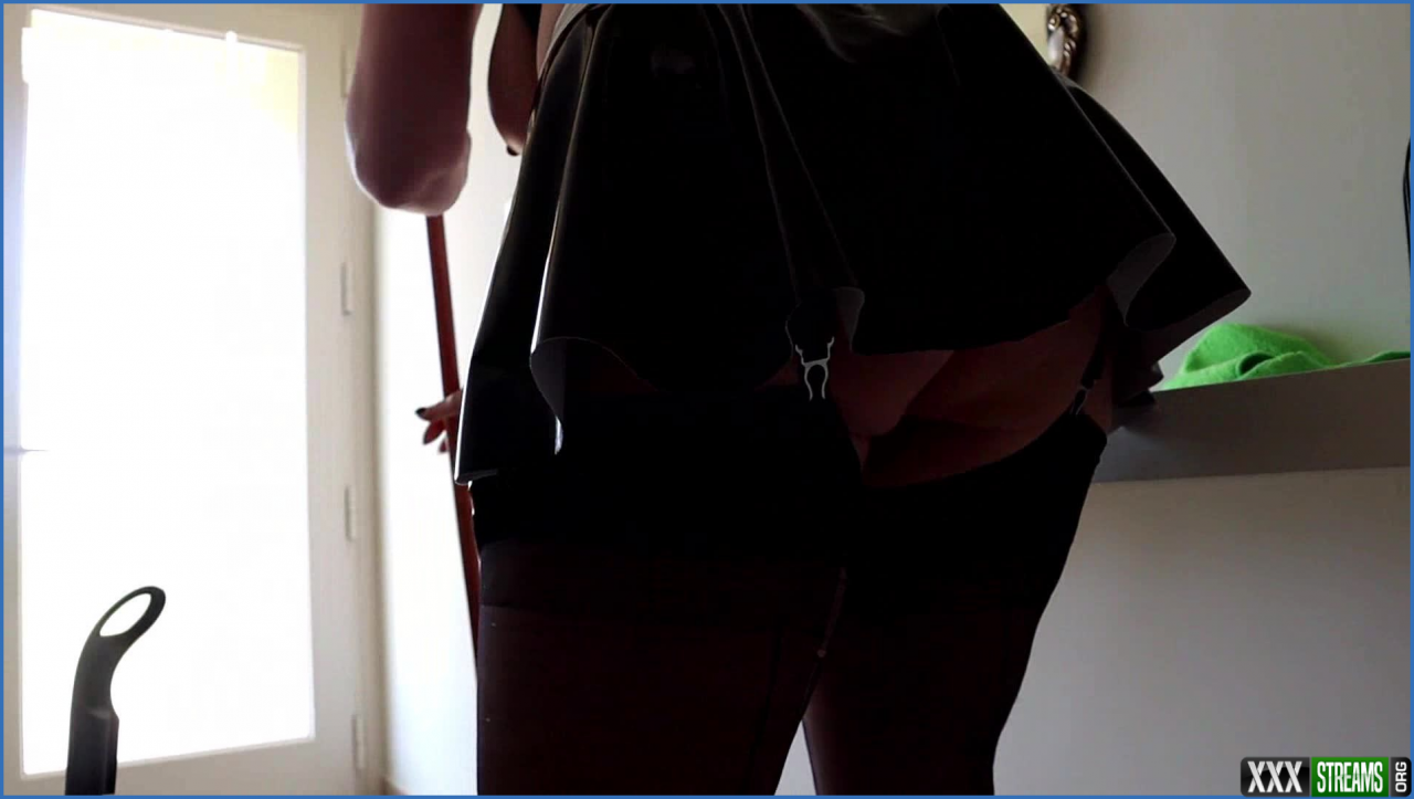 hotvaleria today is cleaning day 3