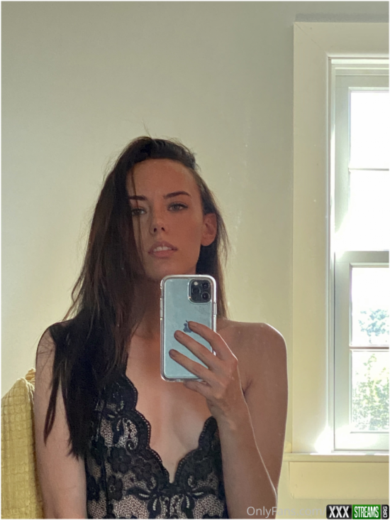 [Onlyfans] AemiliusFox - 636 Images & 55 Videos [CamWhorders] Siterip 30