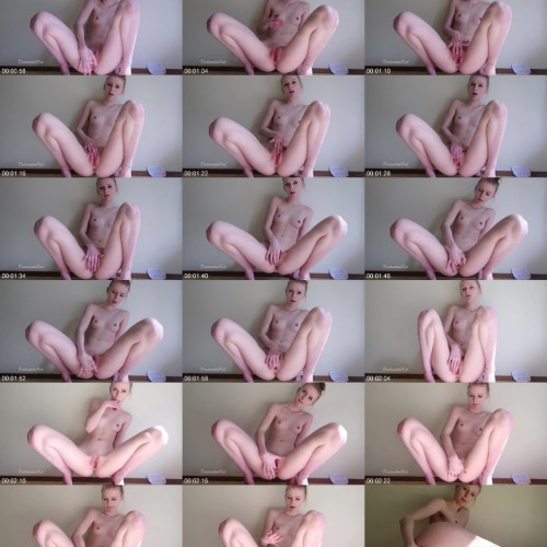 destinationkat fingering in sunlight 4