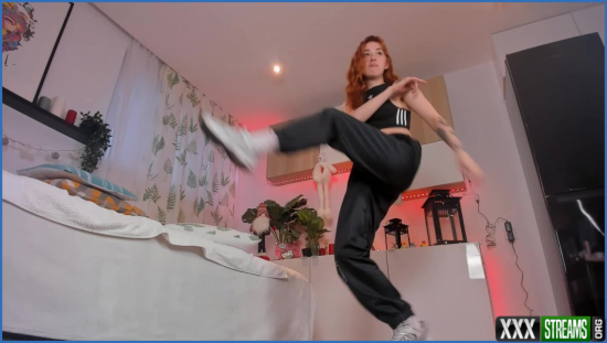 anna prince cool dance in sneakers 2023 01 18 OrUQcf