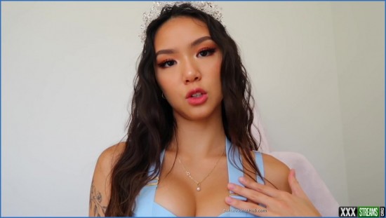 Cyberbully Gigi Rub It Raw For Princess